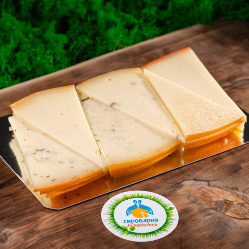 Сир напівтвердий Асорті 300 г